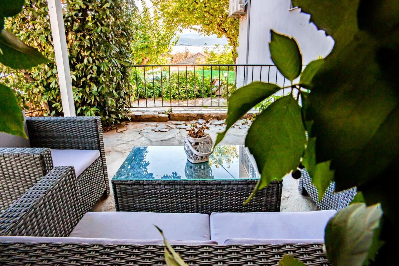 Filia Rooms & Apartments Айи-Апостоли Экстерьер фото